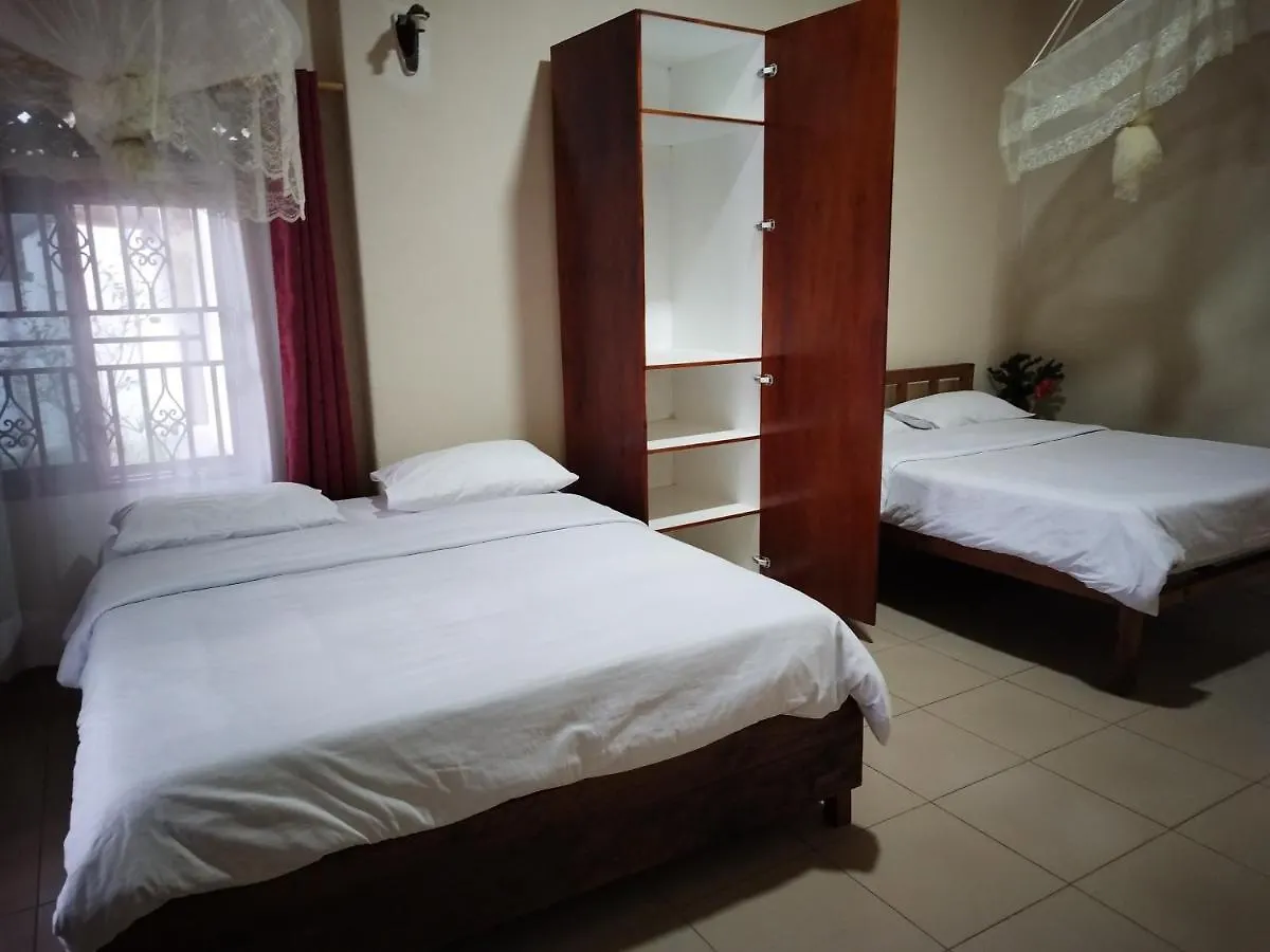 Mia Safari Lodge And Restaurant عنتيبي
